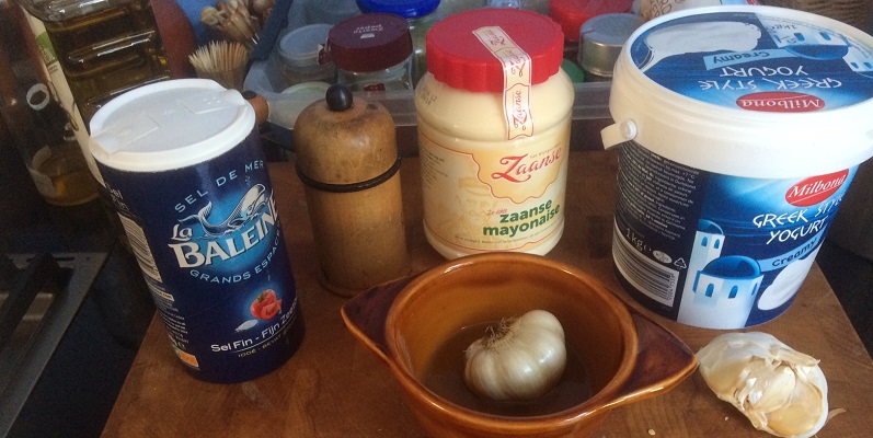 Stinksaus! De lekkerste knoflooksaus